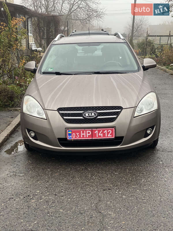Универсал Kia Ceed 2008 в Хороле