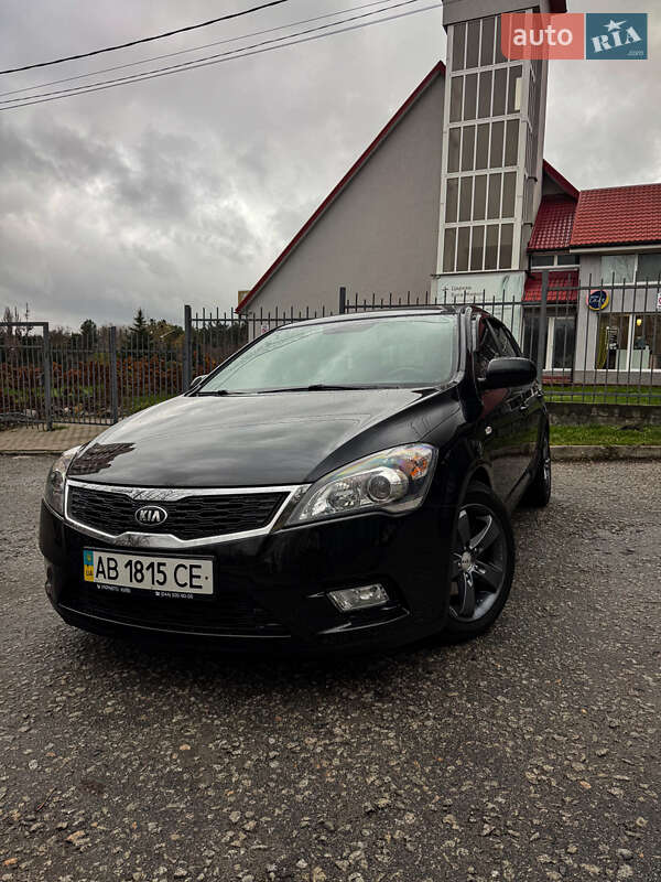 Хетчбек Kia Ceed 2009 в Києві фото 5 Хетчбек Kia Ceed 2009 в Києві