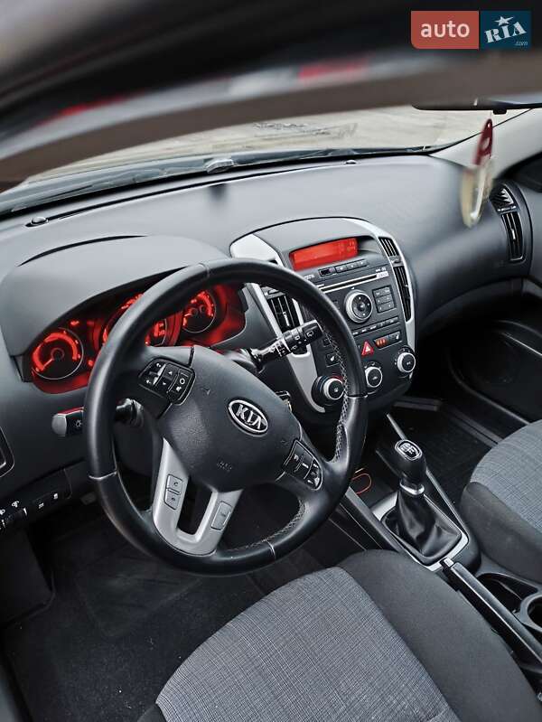 Универсал Kia Ceed 2012 в Запорожье фото 9 Универсал Kia Ceed 2012 в Запорожье