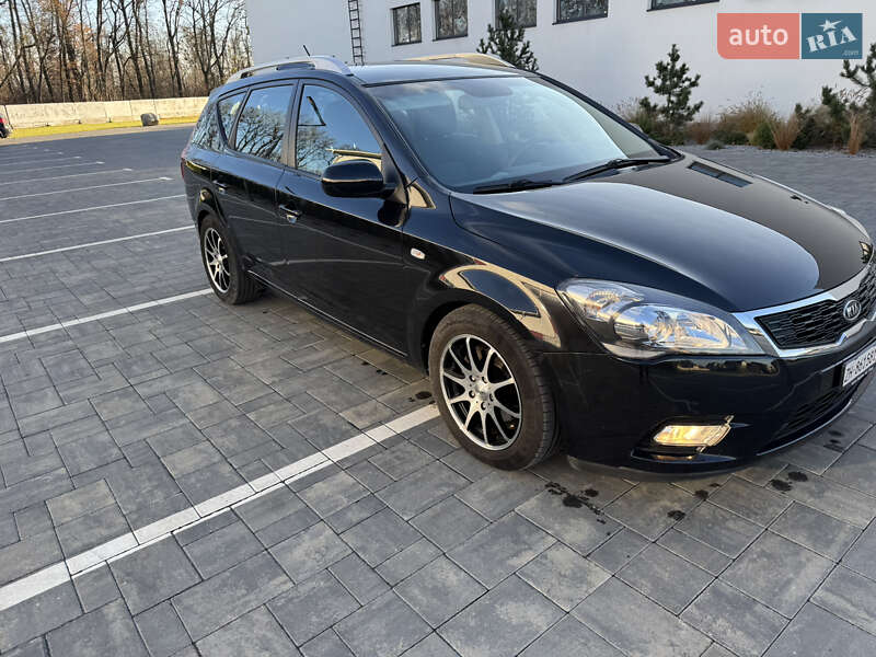 Универсал Kia Ceed 2012 в Луцке