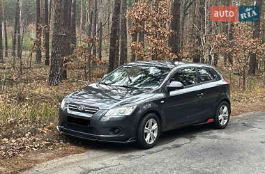 Хэтчбек Kia Ceed 2008 в Киеве