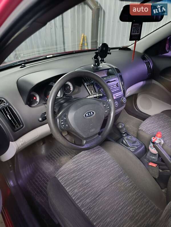 Хэтчбек Kia Ceed 2008 в Киеве фото 10 Хэтчбек Kia Ceed 2008 в Киеве