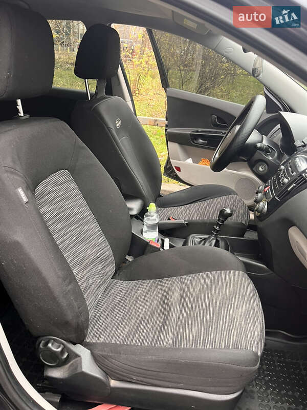 Хетчбек Kia Ceed 2008 в Києві фото 10 Хетчбек Kia Ceed 2008 в Києві