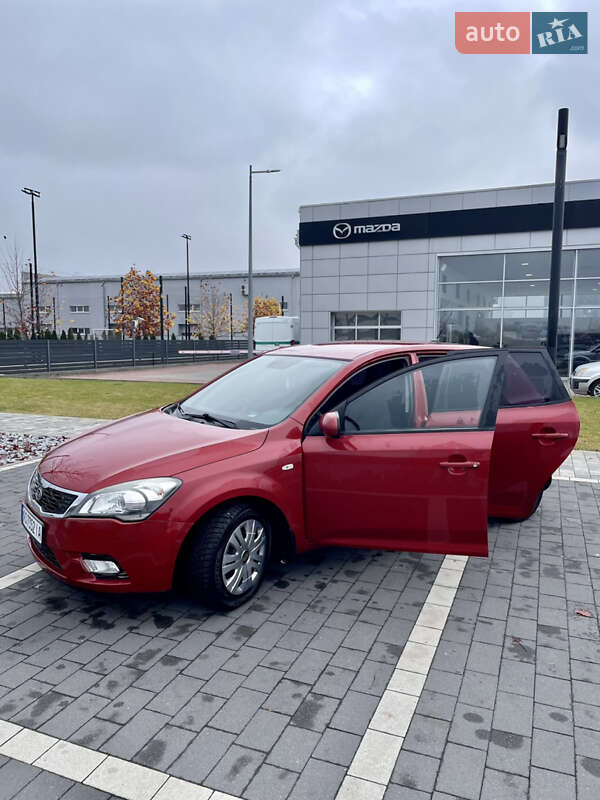 Хэтчбек Kia Ceed 2010 в Мукачево