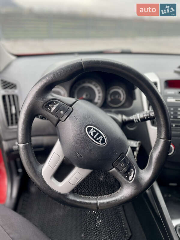 Хэтчбек Kia Ceed 2010 в Мукачево