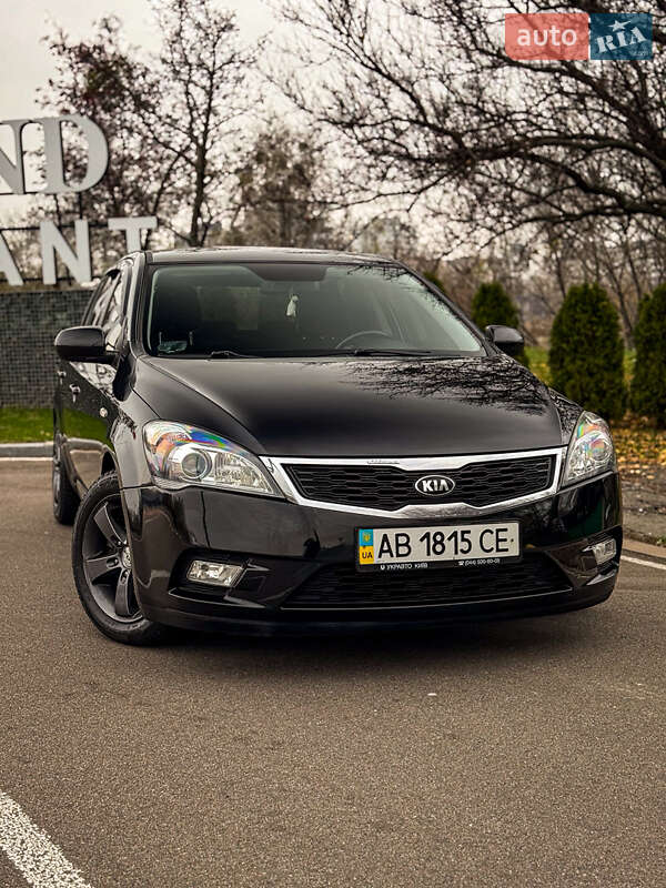 Хетчбек Kia Ceed 2009 в Києві фото 4 Хетчбек Kia Ceed 2009 в Києві