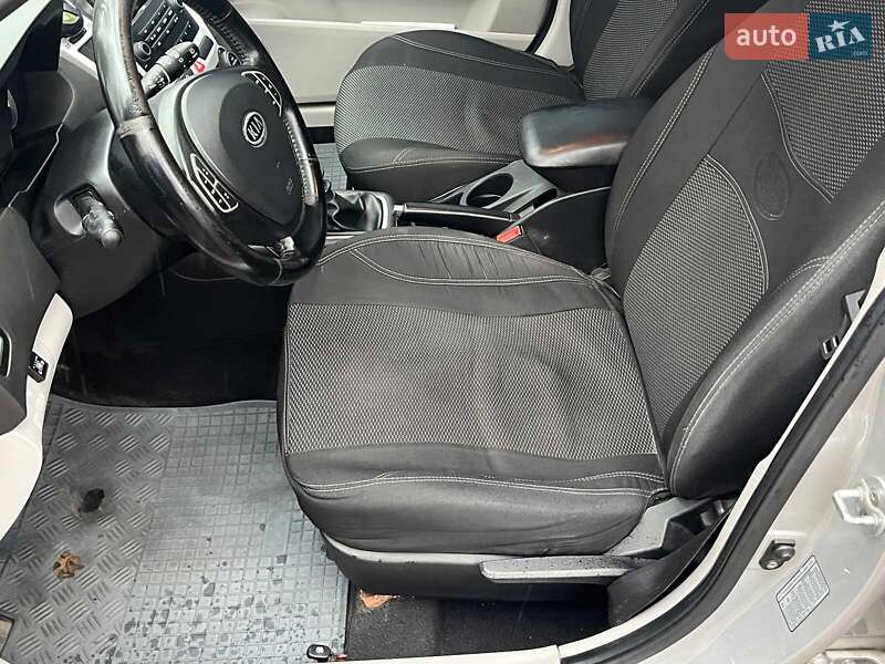 Хэтчбек Kia Ceed 2007 в Киеве