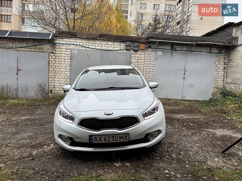 Хэтчбек Kia Ceed 2013 в Харькове