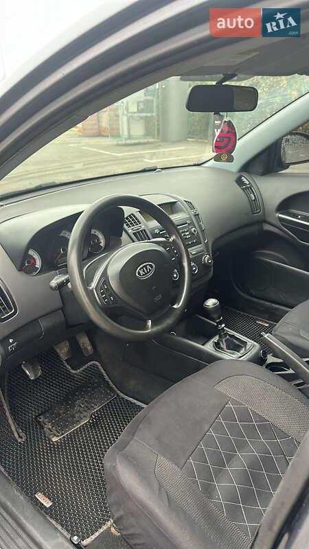 Универсал Kia Ceed 2008 в Ужгороде