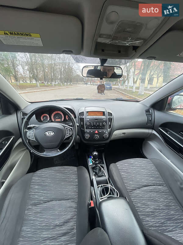 Универсал Kia Ceed 2009 в Ромнах