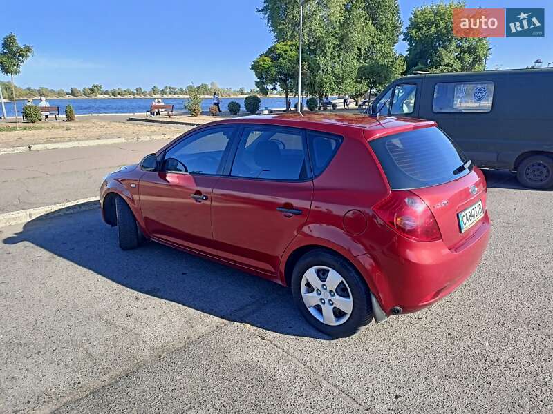 Хэтчбек Kia Ceed 2008 в Черкассах
