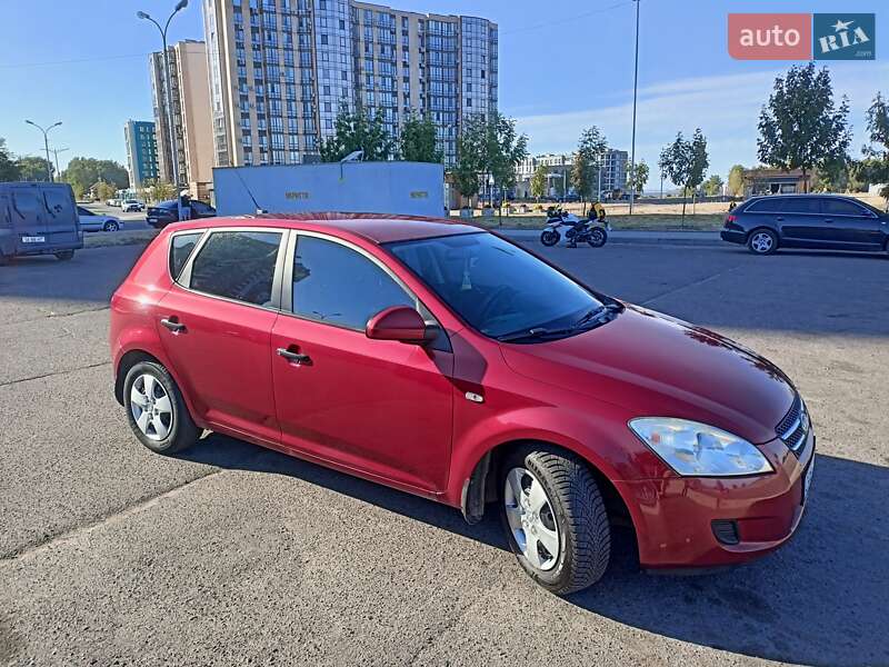 Хэтчбек Kia Ceed 2008 в Черкассах