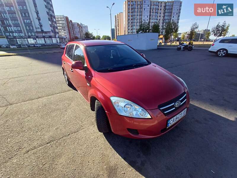 Хэтчбек Kia Ceed 2008 в Черкассах
