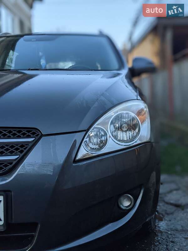 Универсал Kia Ceed 2009 в Бурштыне