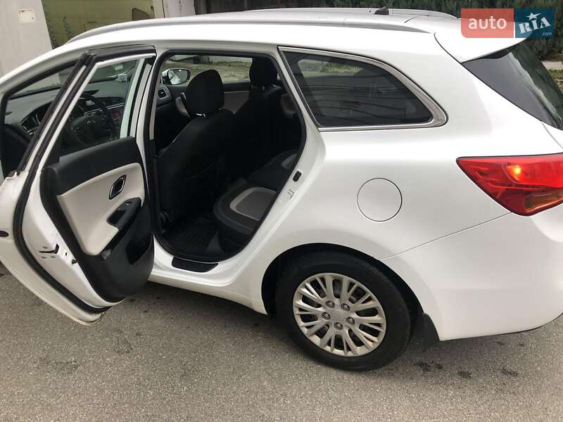 Универсал Kia Ceed 2017 в Вишневом фото 4 Универсал Kia Ceed 2017 в Вишневом