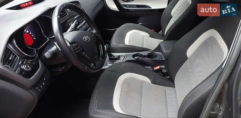 Хэтчбек Kia Ceed 2013 в Киеве