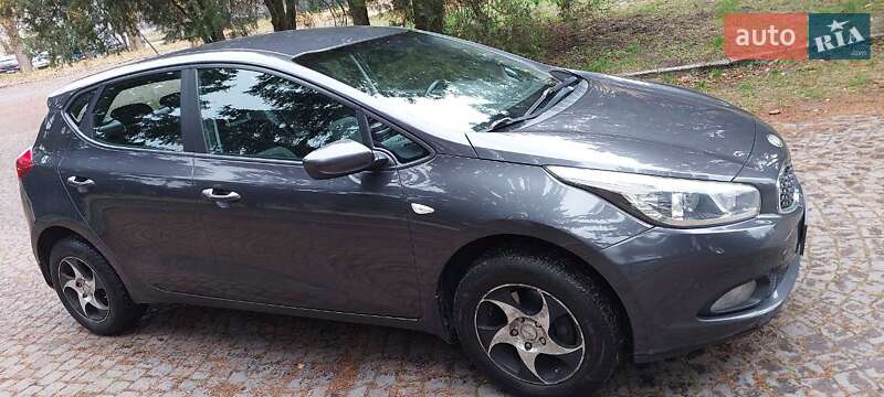 Хэтчбек Kia Ceed 2013 в Киеве