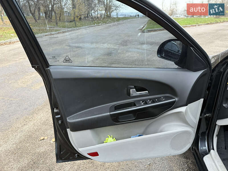 Хэтчбек Kia Ceed 2008 в Днепре фото 9 Хэтчбек Kia Ceed 2008 в Днепре