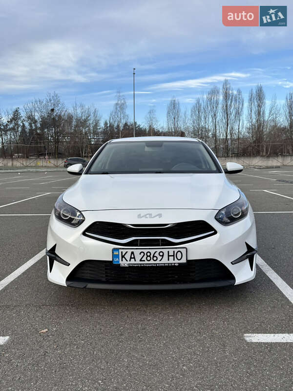 Хетчбек Kia Ceed 2022 в Києві фото 3 Хетчбек Kia Ceed 2022 в Києві