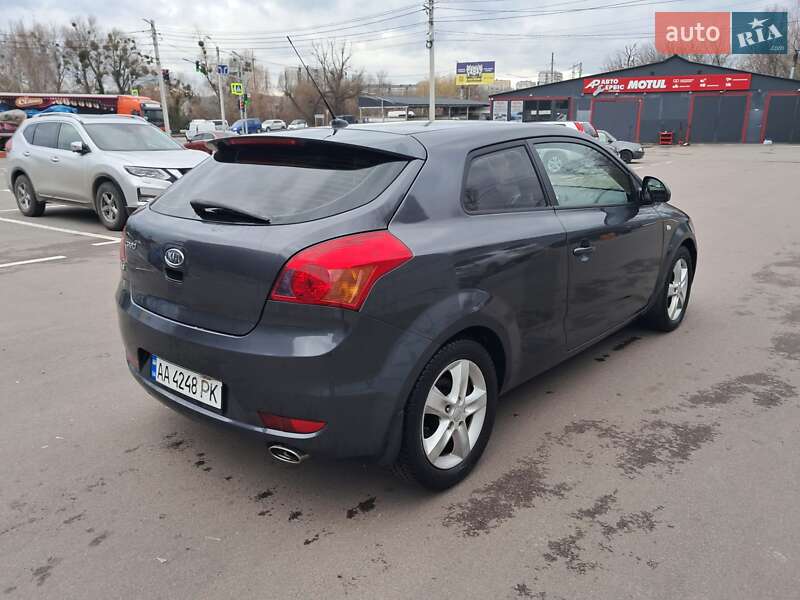 Хэтчбек Kia Ceed 2008 в Ирпене
