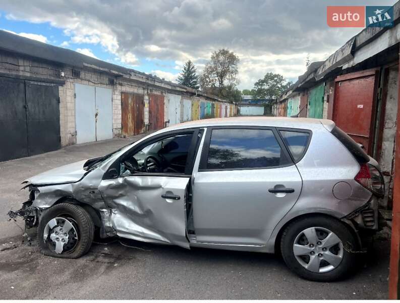 Хэтчбек Kia Ceed 2008 в Каменском фото 2 Хэтчбек Kia Ceed 2008 в Каменском