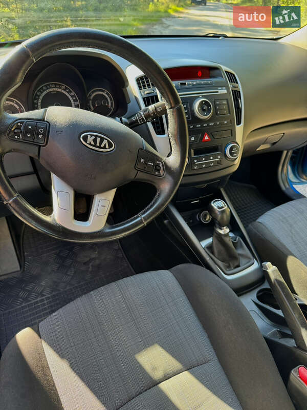 Універсал Kia Ceed 2012 в Острозі