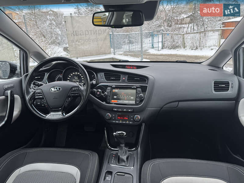 Хэтчбек Kia Ceed 2012 в Львове