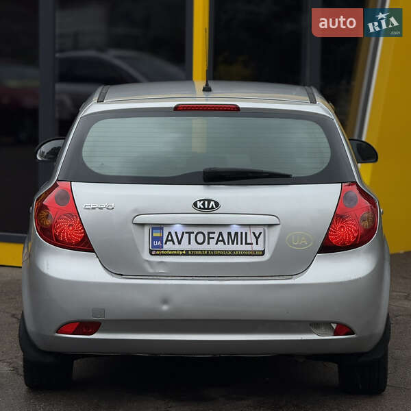 Хэтчбек Kia Ceed 2008 в Киеве