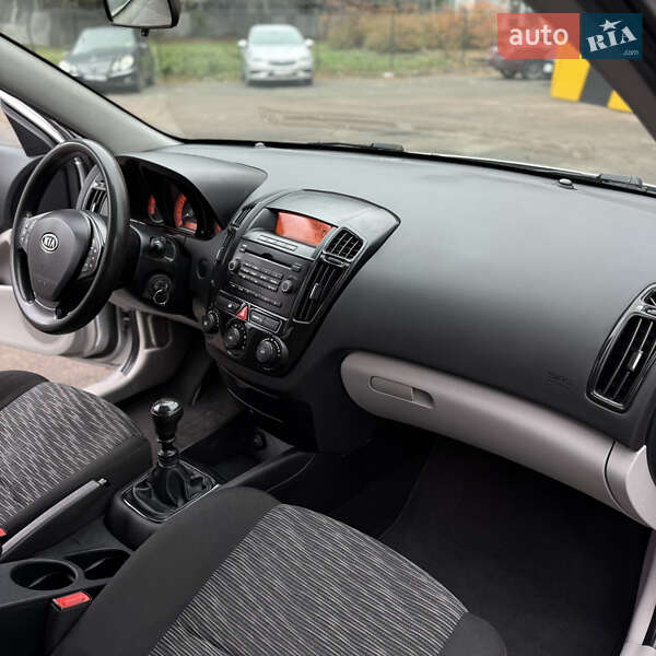 Хэтчбек Kia Ceed 2008 в Киеве