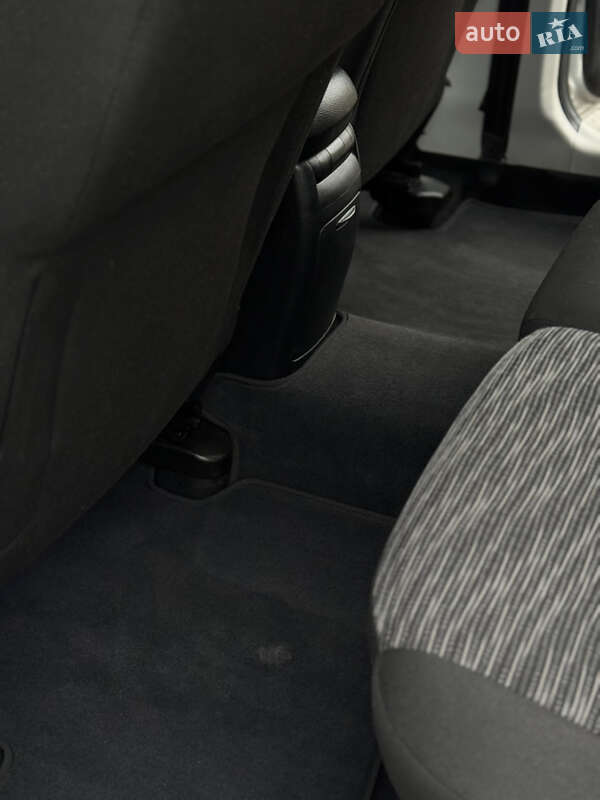 Хэтчбек Kia Ceed 2008 в Киеве