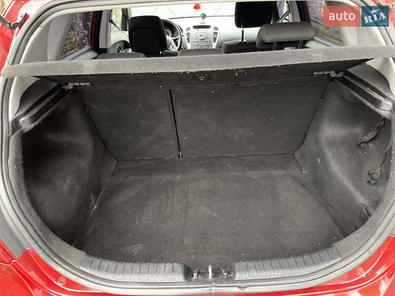 Хэтчбек Kia Ceed 2010 в Мукачево