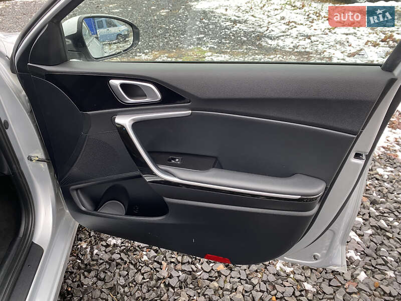 Универсал Kia Ceed 2019 в Луцке