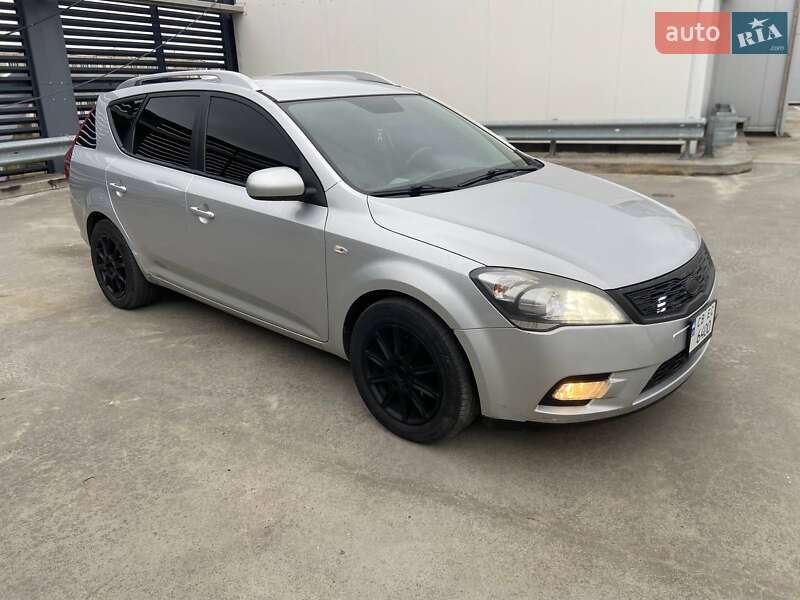 Универсал Kia Ceed 2010 в Киеве