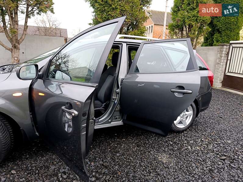 Універсал Kia Ceed 2011 в Луцьку