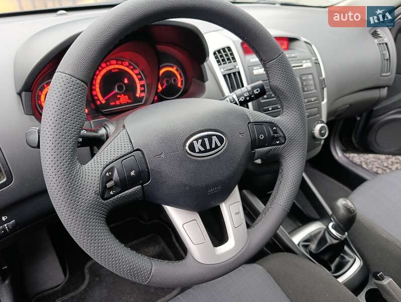Універсал Kia Ceed 2011 в Луцьку