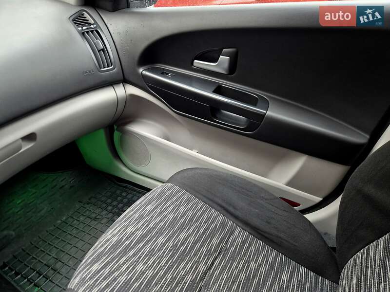 Хэтчбек Kia Ceed 2008 в Львове