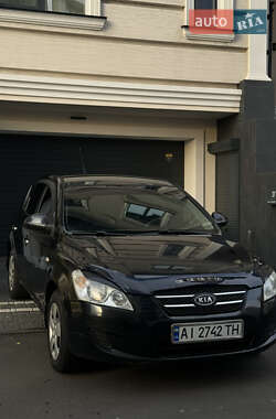 Хэтчбек Kia Ceed 2008 в Киеве