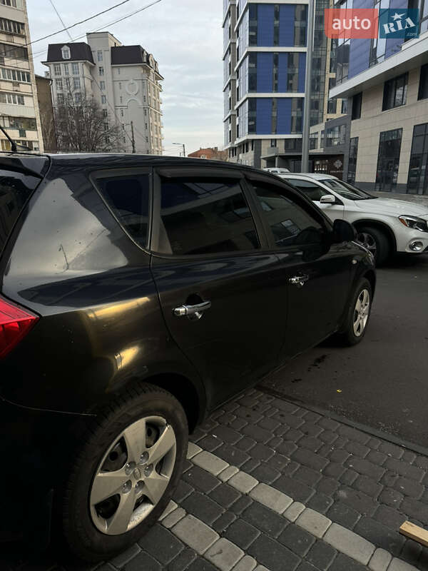 Хэтчбек Kia Ceed 2008 в Киеве