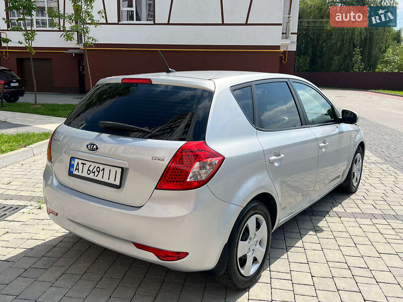Хетчбек Kia Ceed 2010 в Івано-Франківську