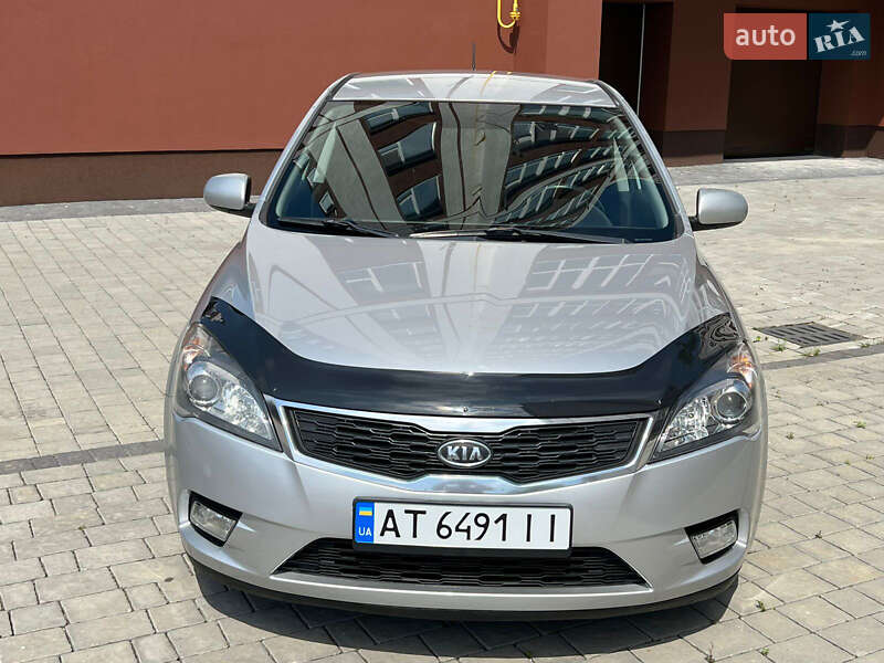 Хетчбек Kia Ceed 2010 в Івано-Франківську