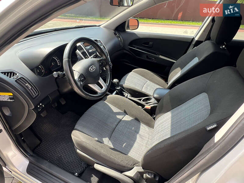 Хетчбек Kia Ceed 2010 в Івано-Франківську