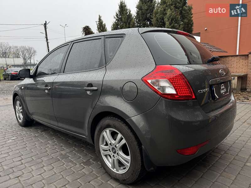 Хэтчбек Kia Ceed 2011 в Виннице