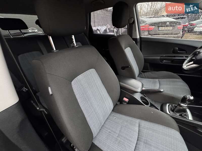 Хэтчбек Kia Ceed 2011 в Виннице