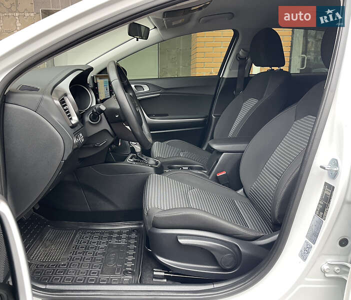 Хетчбек Kia Ceed 2023 в Києві фото 22 Хетчбек Kia Ceed 2023 в Києві