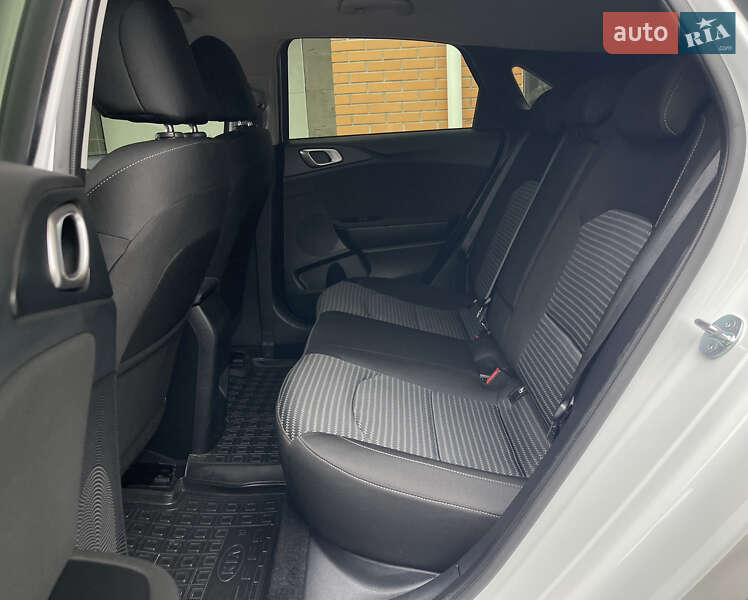 Хетчбек Kia Ceed 2023 в Києві фото 27 Хетчбек Kia Ceed 2023 в Києві