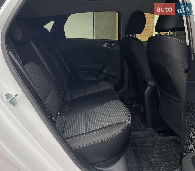 Хетчбек Kia Ceed 2023 в Києві фото 34 Хетчбек Kia Ceed 2023 в Києві