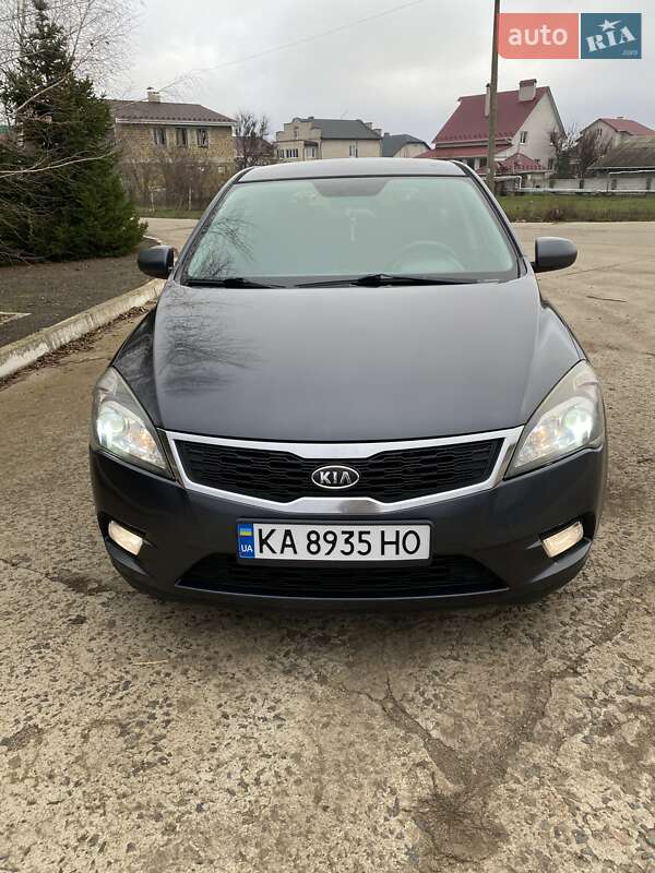 Хетчбек Kia Ceed 2011 в Южноукраїнську фото 8 Хетчбек Kia Ceed 2011 в Южноукраїнську