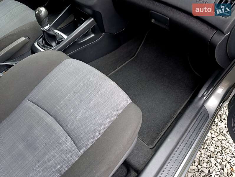 Универсал Kia Ceed 2011 в Луцке