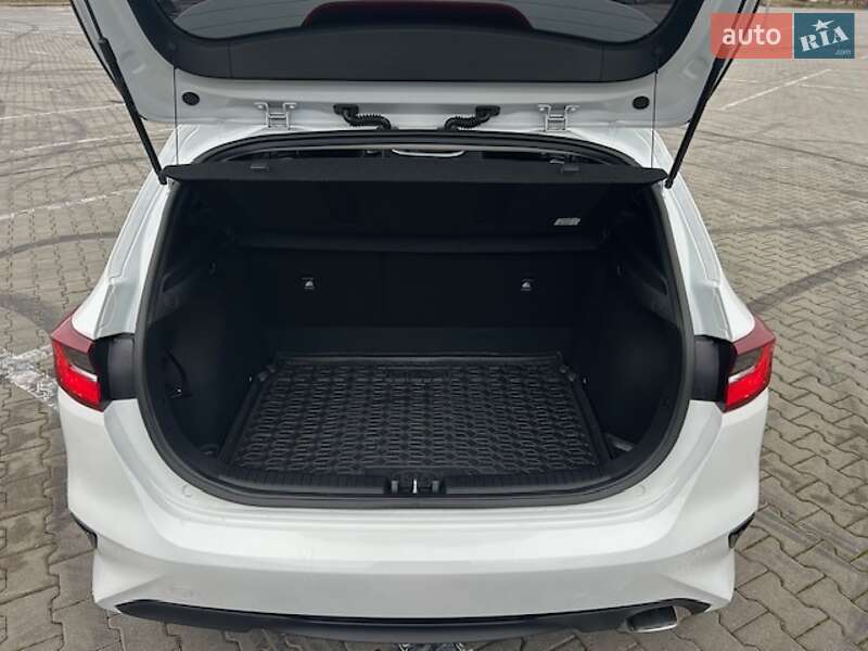 Хэтчбек Kia Ceed 2022 в Киеве