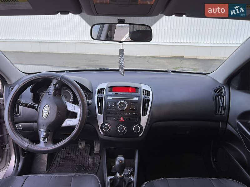 Хэтчбек Kia Ceed 2009 в Белгороде-Днестровском